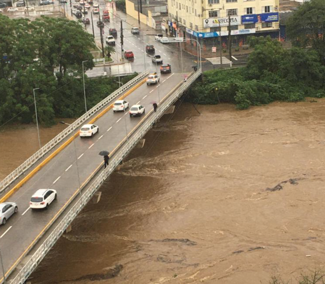 Tubarão registra quase 100 mm de chuva em 24 horas e nível do rio chama a atenção Tubarão registra quase 100 mm de chuva em 24 horas e nível do rio chama a atenção