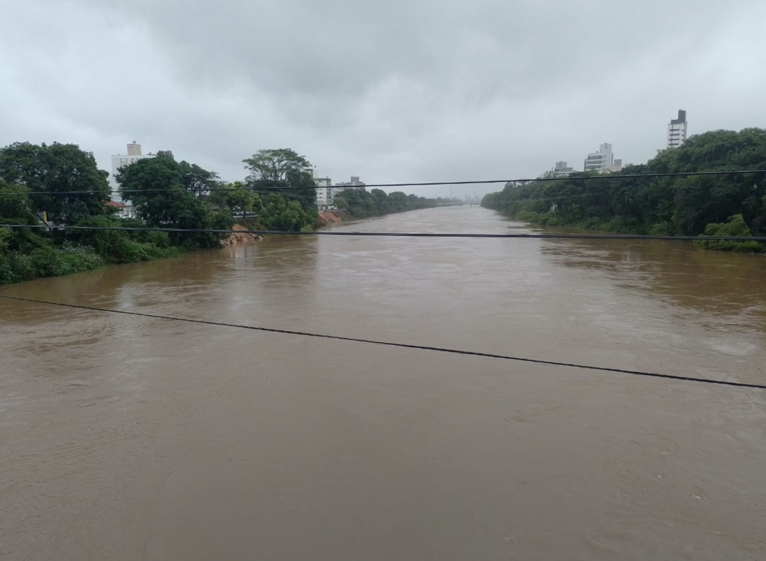 Nível do rio Tubarão está acima do normal e em situação de alerta Nível do rio Tubarão está acima do normal e em situação de alerta